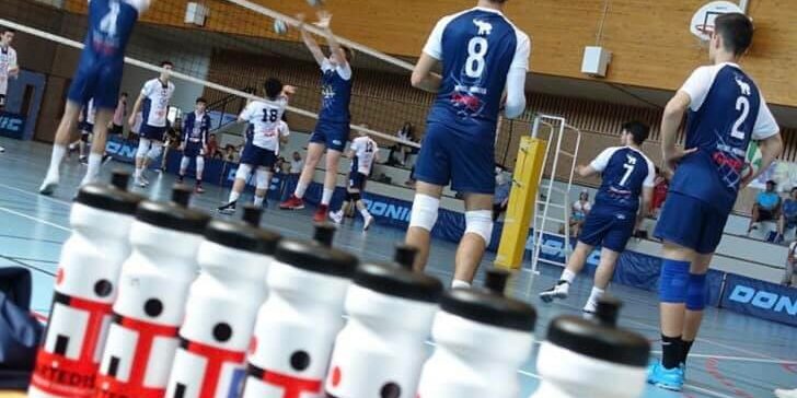 Match Volleyball joueurs-de-volleyball